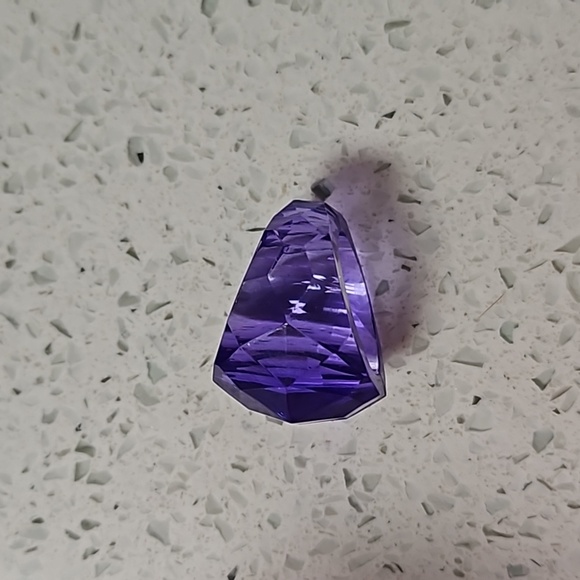 ✨️Fun Fashion Purple Plastic Avon Faceted Ring Size 8/9 - Picture 6 of 10